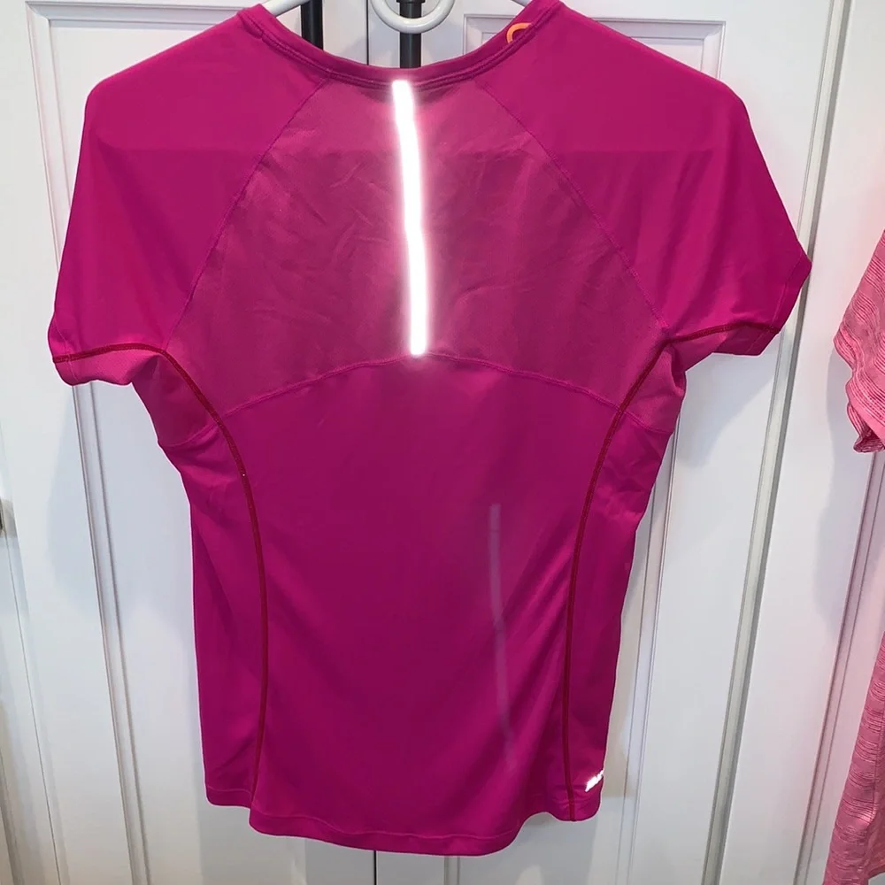 Nike Dri-fit and New Balance athletic shirt bundle - Picture 9 of 10